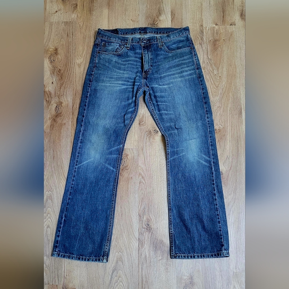 Levi's 527  36 X 32.
